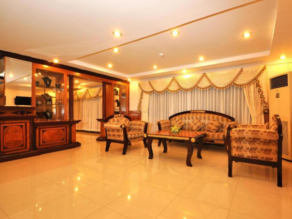 Jun Yue Hotel Phnom Penh Exterior foto