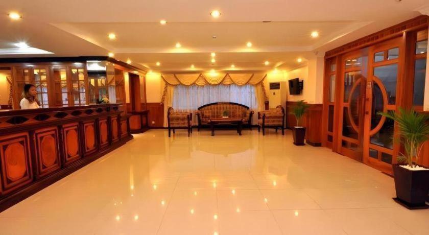 Jun Yue Hotel Phnom Penh Exterior foto