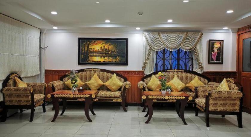 Jun Yue Hotel Phnom Penh Exterior foto