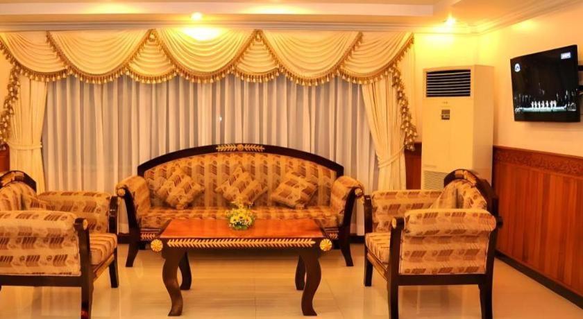 Jun Yue Hotel Phnom Penh Exterior foto
