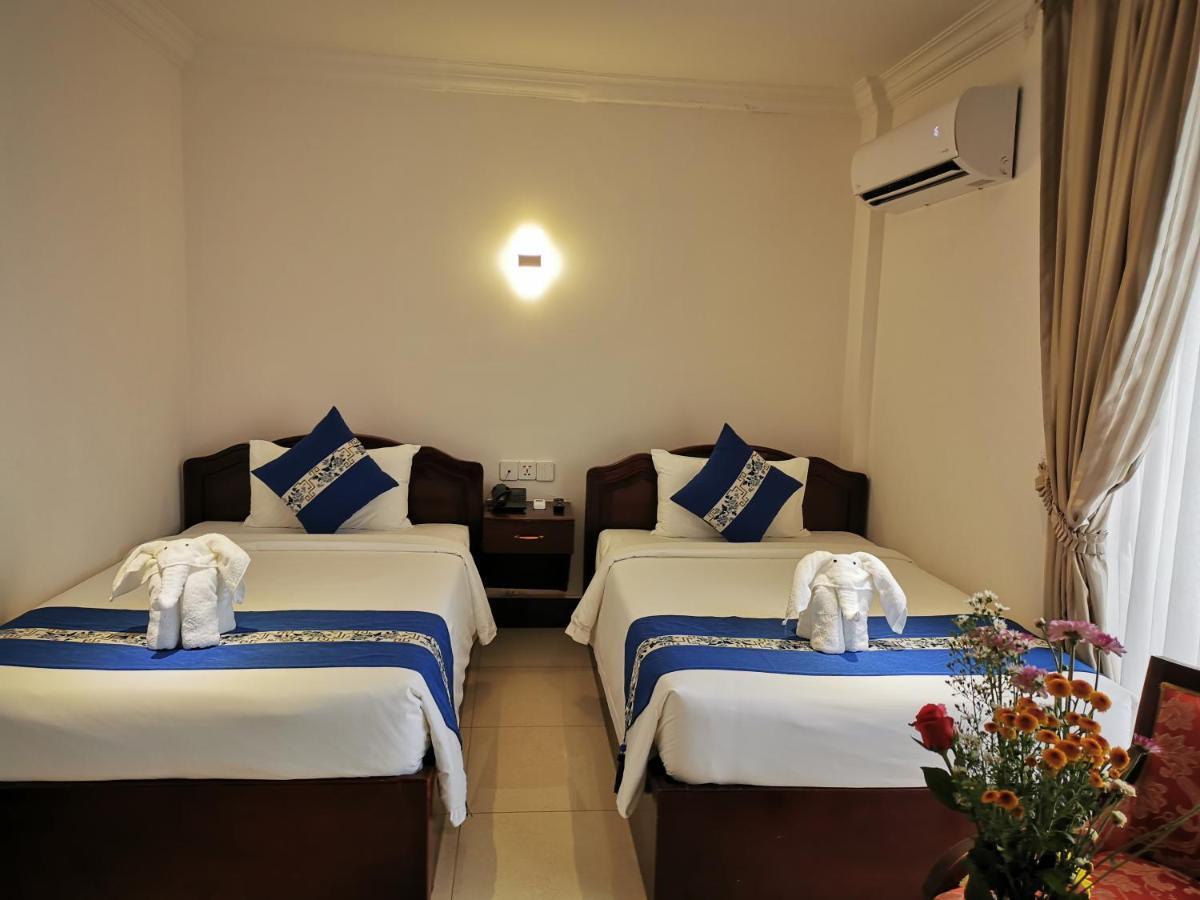 Jun Yue Hotel Phnom Penh Exterior foto